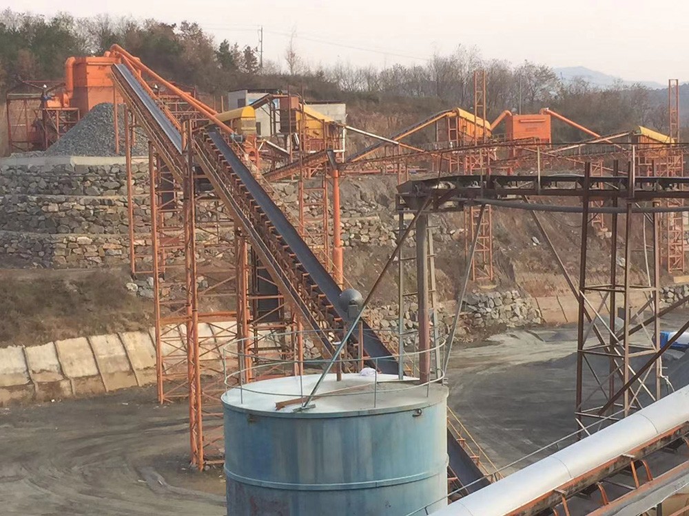 350tph limestone aggregate sand making combined crushing and screening plant in Henan, China