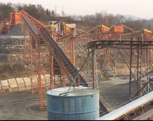 350tph limestone aggregate sand making combined crushing and screening plant in Henan, China